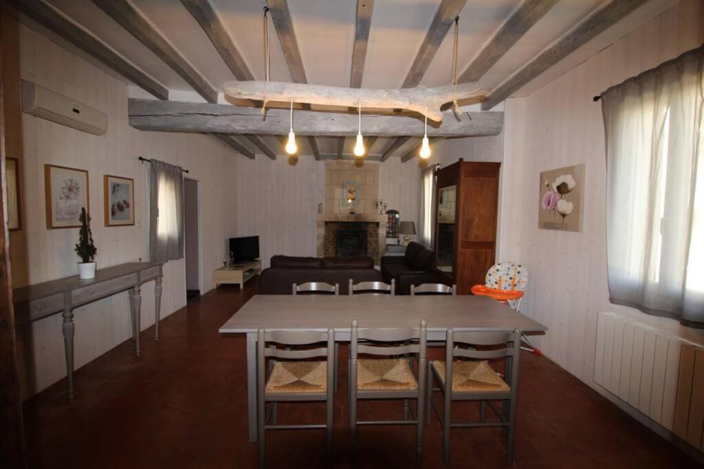 Gite Les Doucesheures- 110M²--3 Chambres-6 Pers Betz-le-Chateau Exterior photo